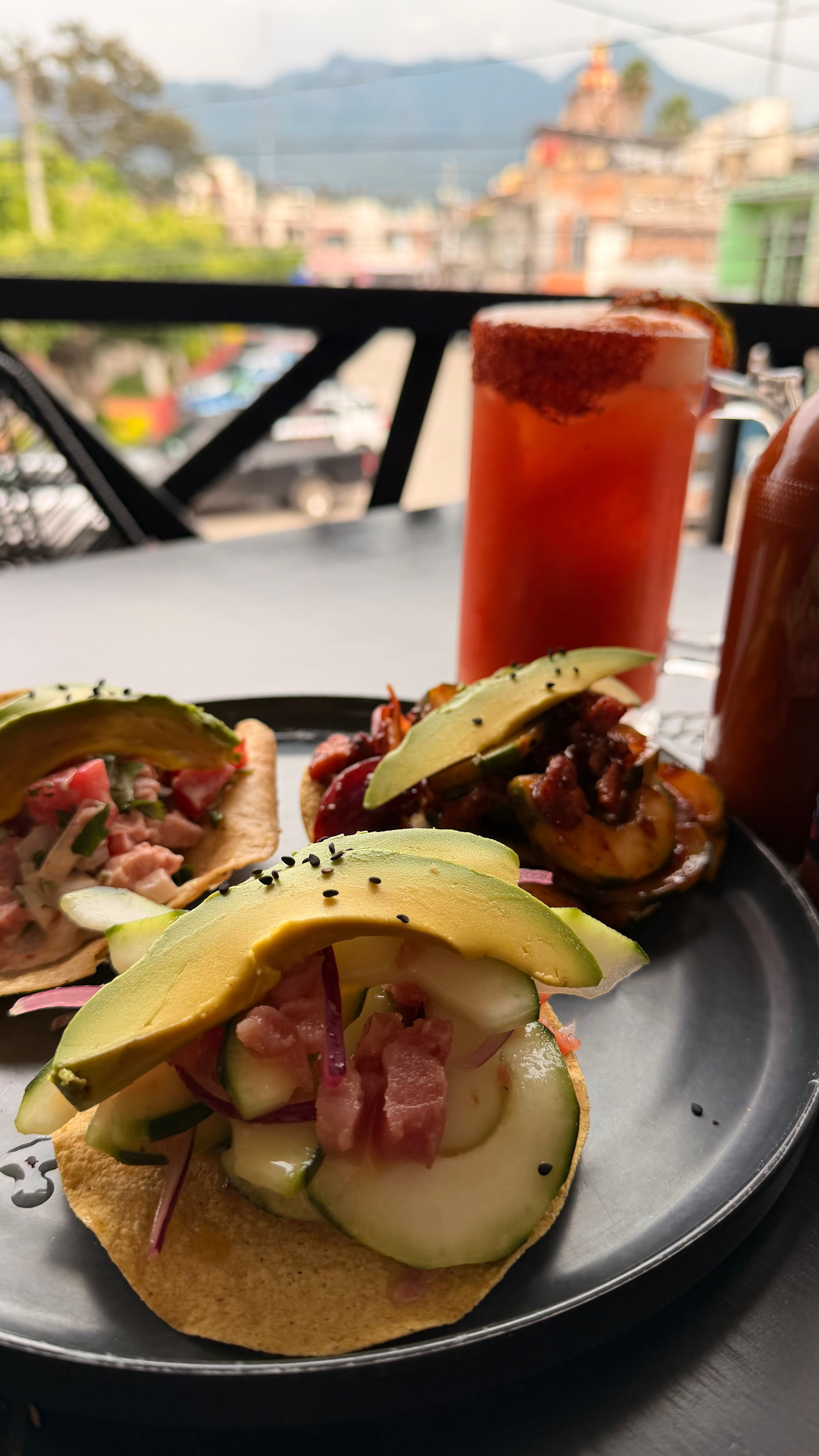 Tostadas de Aguachile y Ceviche